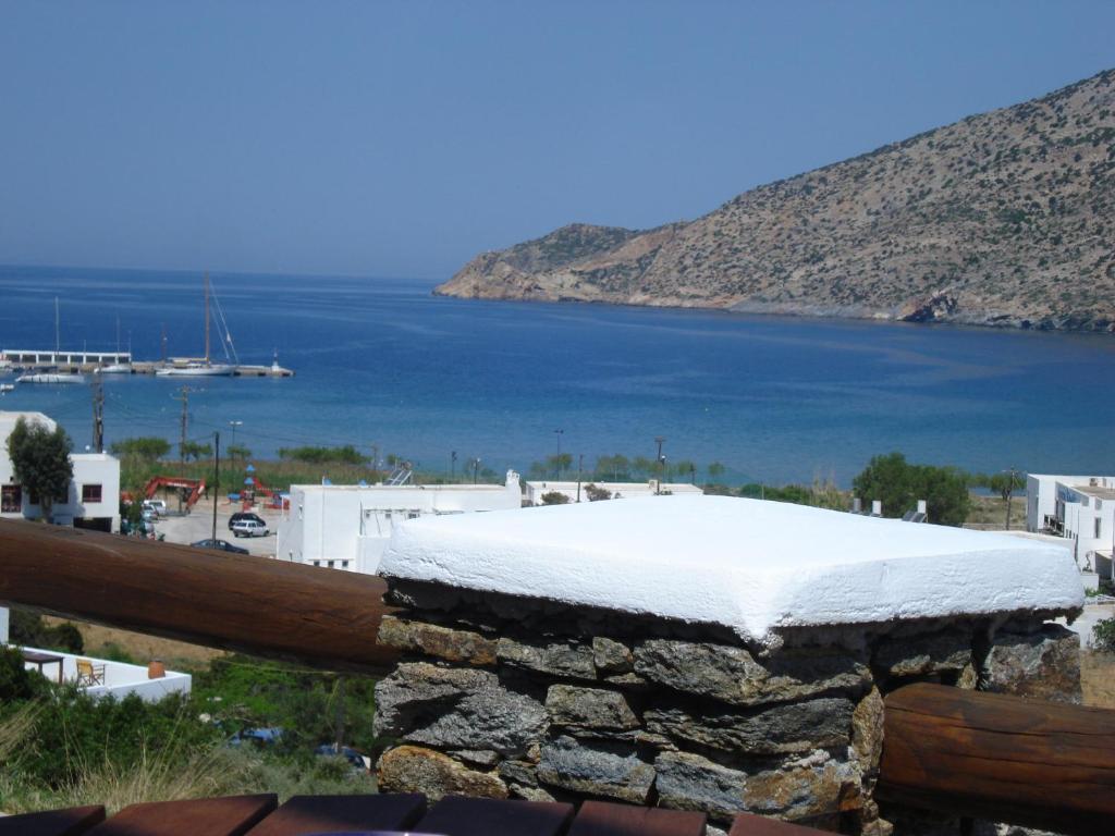 Efharis Otel Kamares  Dış mekan fotoğraf