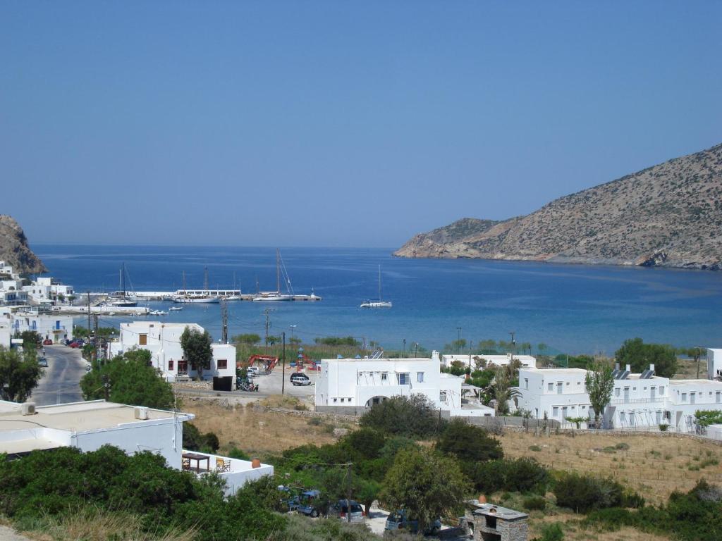 Efharis Otel Kamares  Dış mekan fotoğraf