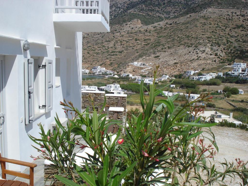 Efharis Otel Kamares  Oda fotoğraf